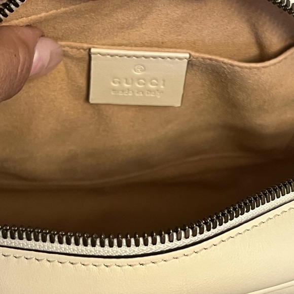 The small GG Marmont chain shoulder bag 100% Authentic - Picture 9 of 14